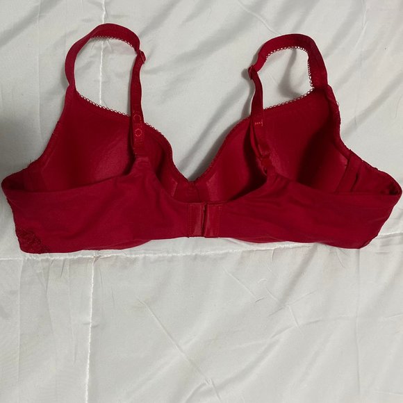 Body by Victoria Red // 38B - Picture 2 of 3